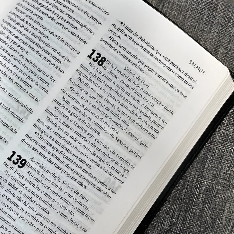 Bíblia King James Ultrafina Slim Preta - Image 4