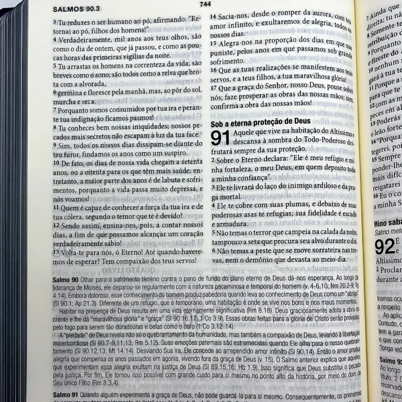 Bíblia de Estudo KJA Cristo em Toda Escritura Capa Cores - Image 4