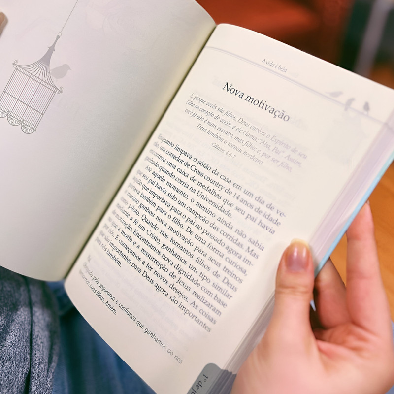 Livro Devocional A Vida é Bela Ellen Banks Elwell O Cuidado de Deus a Cada Dia - Image 5