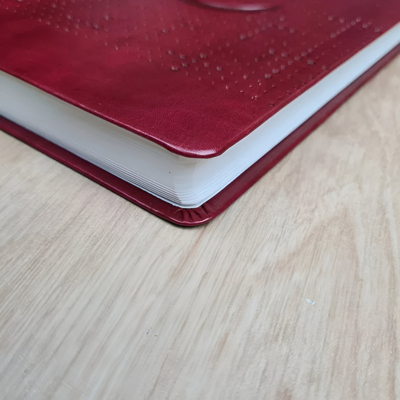 Bíblia Nvi Slim Cruz Capa Luxo Vinho - Image 3